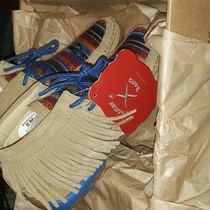 Brand new Twisted X  fringe serape moc